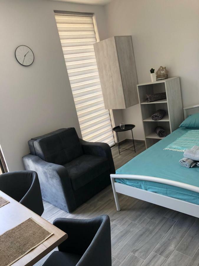Lovely Villa אורקי מראה חיצוני תמונה